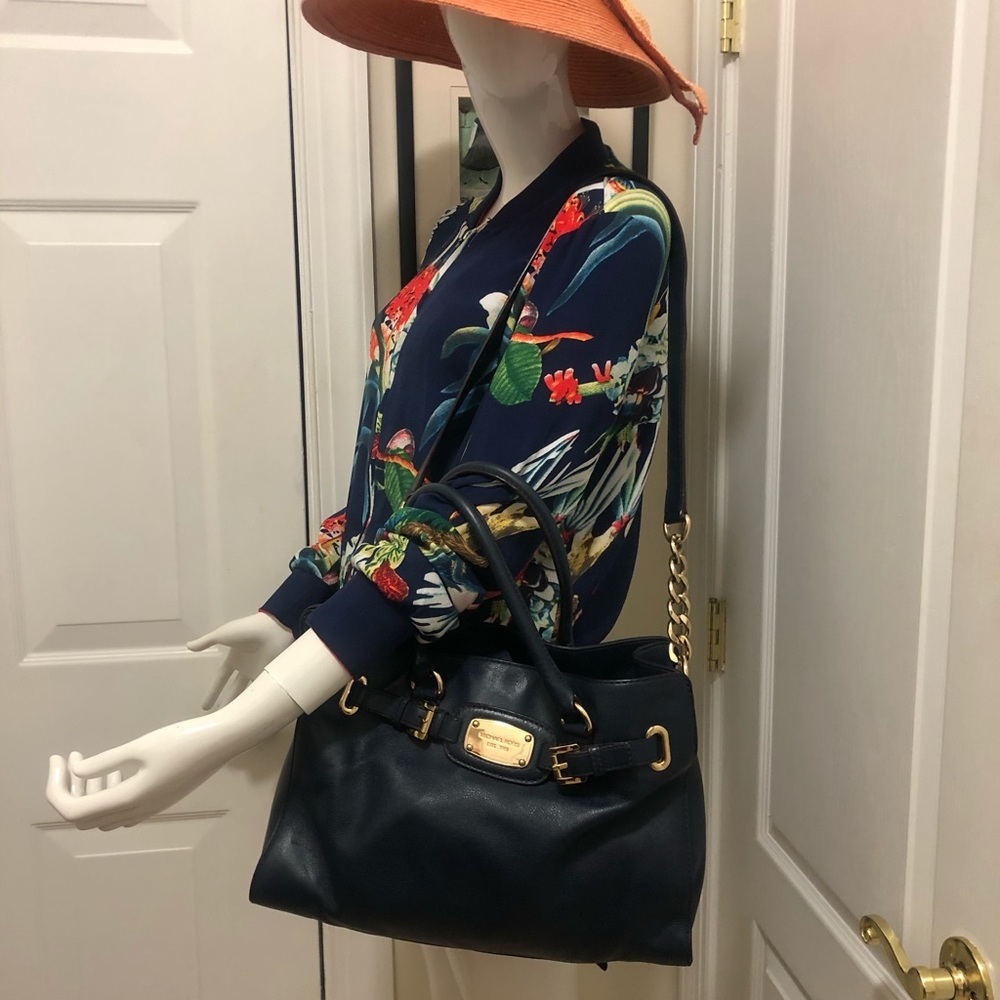 Michael kors Navy blue leather bag with gold chain